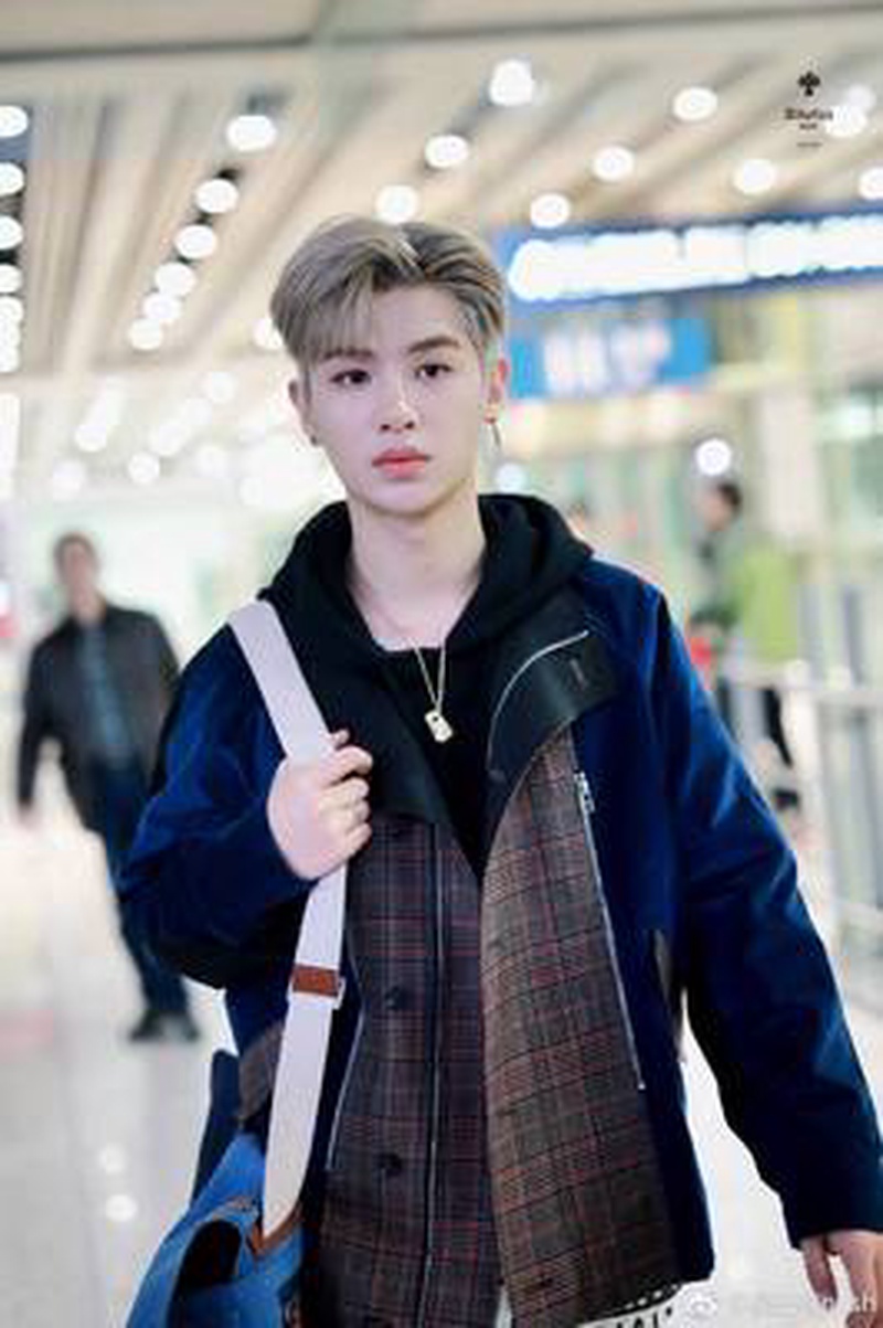 黄明昊